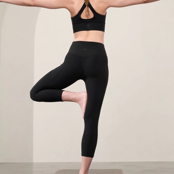 Athleta Salutation Stash High Rise Capri Black, Med, NWT* With Pockets *Petite* - Picture 2 of 10